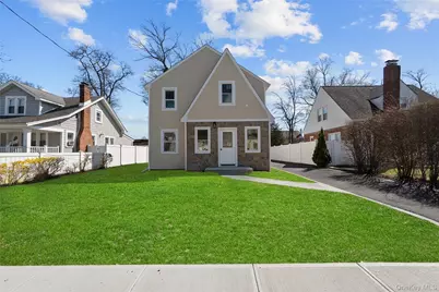 65 Mount Joy Avenue, Freeport, NY 11520 - Photo 2