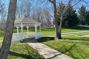 5 White Oak Ct, Coram, NY 11727 - Photo 20