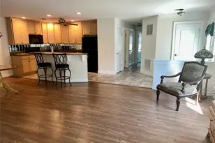 5 White Oak Ct, Coram, NY 11727 - Photo 8