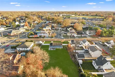 14 Platt Avenue, West Babylon, NY 11704 - Photo 8