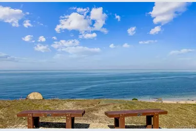 2581 Roanoke Avenue, Riverhead, NY 11901 - Photo 20