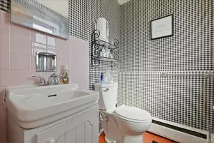 34 Bonnie Dr, Westbury, NY 11590 - Photo 24