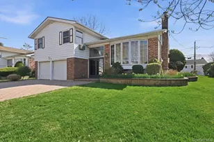 34 Bonnie Dr, Westbury, NY 11590 - Photo 2