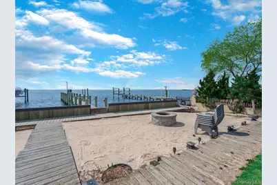 73 E Beach Promenade, Lindenhurst, NY 11757 - Photo 26