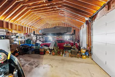 287 Dayton Avenue, Manorville, NY 11949 - Photo 18