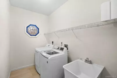 287 Dayton Avenue, Manorville, NY 11949 - Photo 16