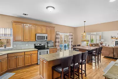 287 Dayton Avenue, Manorville, NY 11949 - Photo 12