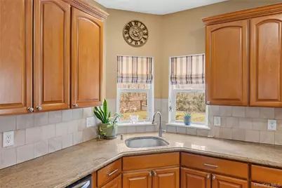 287 Dayton Avenue, Manorville, NY 11949 - Photo 12