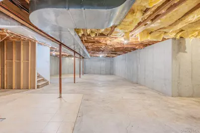 287 Dayton Avenue, Manorville, NY 11949 - Photo 32