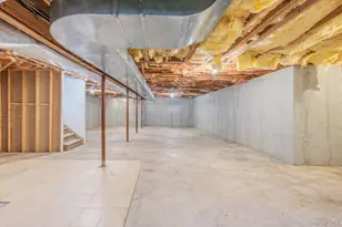 287 Dayton Ave, Manorville, NY 11949 - Photo 32