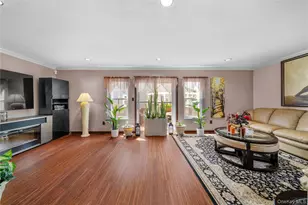 1 Clubhouse Cir, Central Islip, NY 11722 - Photo 12