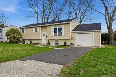 2903 Sipp Avenue, Medford, NY 11763 - Photo 2