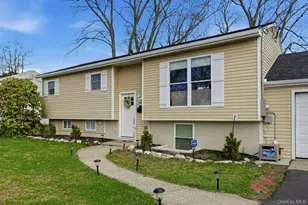 2903 Sipp Ave, Medford, NY 11763 - Photo 4