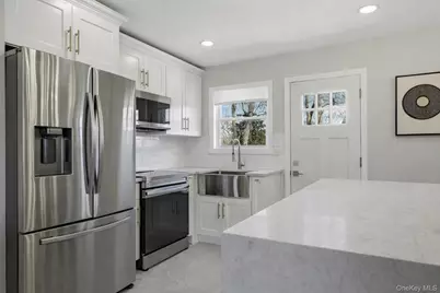 2903 Sipp Avenue, Medford, NY 11763 - Photo 16