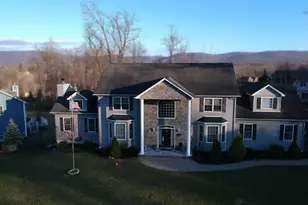 104 Winding Brook Ct, Cornwall, NY 12553 - Photo 2