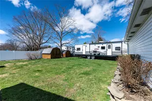 86 Tremont Ave, Medford, NY 11763 - Photo 6