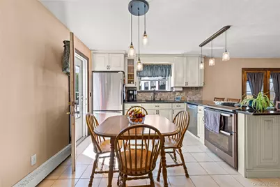 86 Tremont Avenue, Medford, NY 11763 - Photo 34