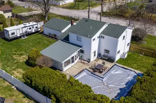 86 Tremont Ave, Medford, NY 11763 - Photo 10