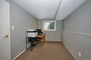 390 Town Line Rd, Commack, NY 11725 - Photo 14