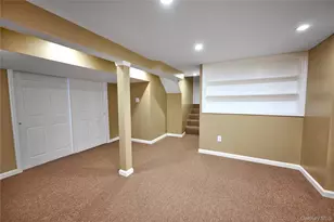 390 Town Line Rd, Commack, NY 11725 - Photo 16