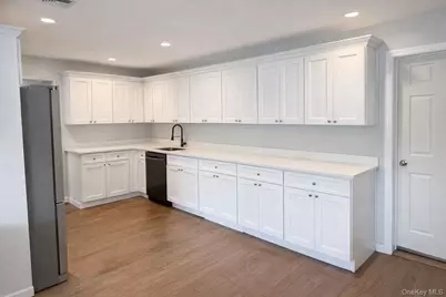 11 Manor Lane, Stony Brook, NY 11790 - Photo 12