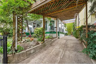 455 E 28th Street, Brooklyn, NY 11226 - Photo 30