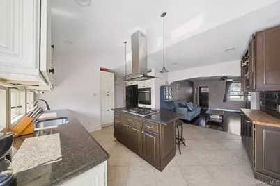 5 Erlwein Court, Massapequa, NY 11758 - Photo 6