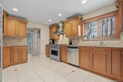 19 S Constitution, Tappan, NY 10983 - Photo 4