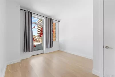 136-18 Maple Avenue #5F, Flushing, NY 11355 - Photo 8