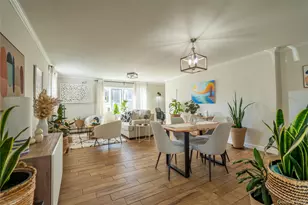 23 Bent Ln, Levittown, NY 11756 - Photo 2