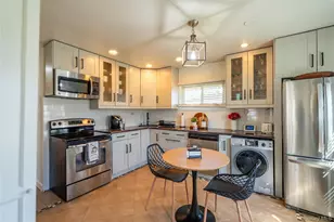 23 Bent Ln, Levittown, NY 11756 - Photo 4