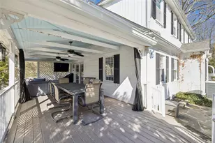 198 Pidgeon Hill Rd, Huntington Station, NY 11746 - Photo 18
