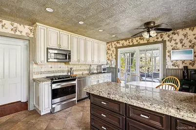198 Pidgeon Hill Road, Huntington Station, NY 11746 - Photo 6