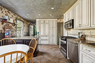 198 Pidgeon Hill Road, Huntington Station, NY 11746 - Photo 8