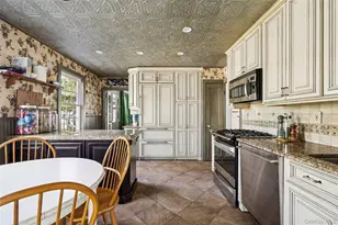 198 Pidgeon Hill Rd, Huntington Station, NY 11746 - Photo 8