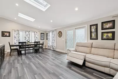 23 Ogden Avenue, East Williston, NY 11596 - Photo 14