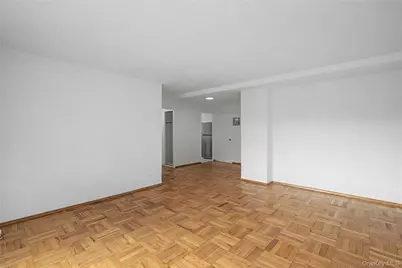 21-85 34th Ave #3B, Astoria, NY 11106 - Photo 8