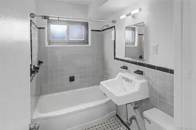 21-85 34th Ave #3B, Astoria, NY 11106 - Photo 14