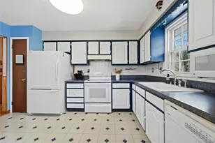 41 N Country Rd, Shoreham, NY 11786 - Photo 10