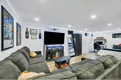 4 Beech Street, Central Islip, NY 11722 - Photo 38