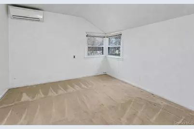 260 Roundhill Drive, Yonkers, NY 10710 - Photo 20