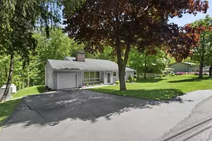 18 Collier Dr E, Carmel, NY 10512 - Photo 4