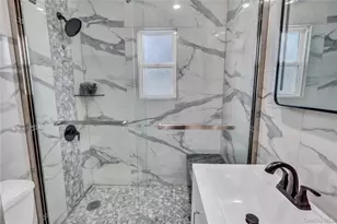 8 Vernon St, Farmingdale, NY 11735 - Photo 16