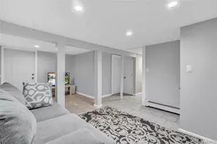 8 Vernon St, Farmingdale, NY 11735 - Photo 20