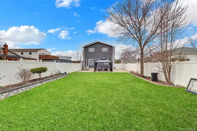 8 Vernon Street, Farmingdale, NY 11735 - Photo 36