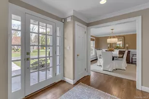 7 Shady Meadow Ln, Syosset, NY 11791 - Photo 4