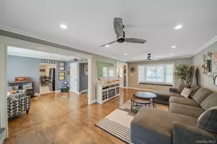 528 Mollie Blvd, Holbrook, NY 11741 - Photo 6