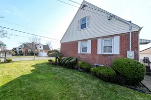 1102 Phoebe St, Franklin Square, NY 11010 - Photo 24