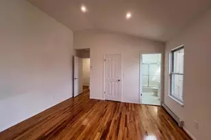 25 Norwood Rd, Port Washington, NY 11050 - Photo 14