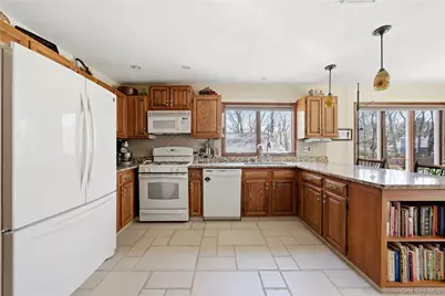 287 Peconic Terrace, Calverton, NY 11933 - Photo 10